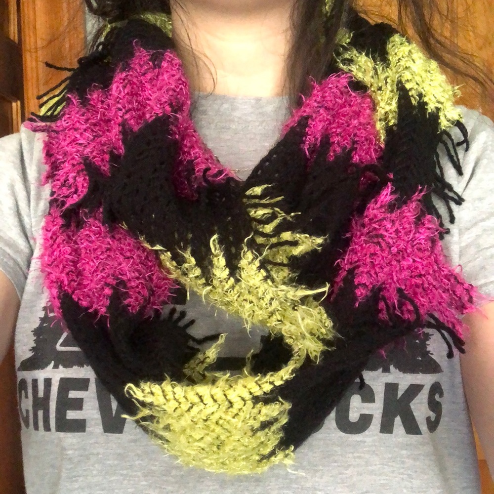 Frilly infinity scarf!!